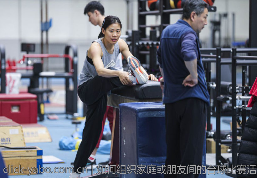 如何组织家庭或朋友间的台球比赛活动
